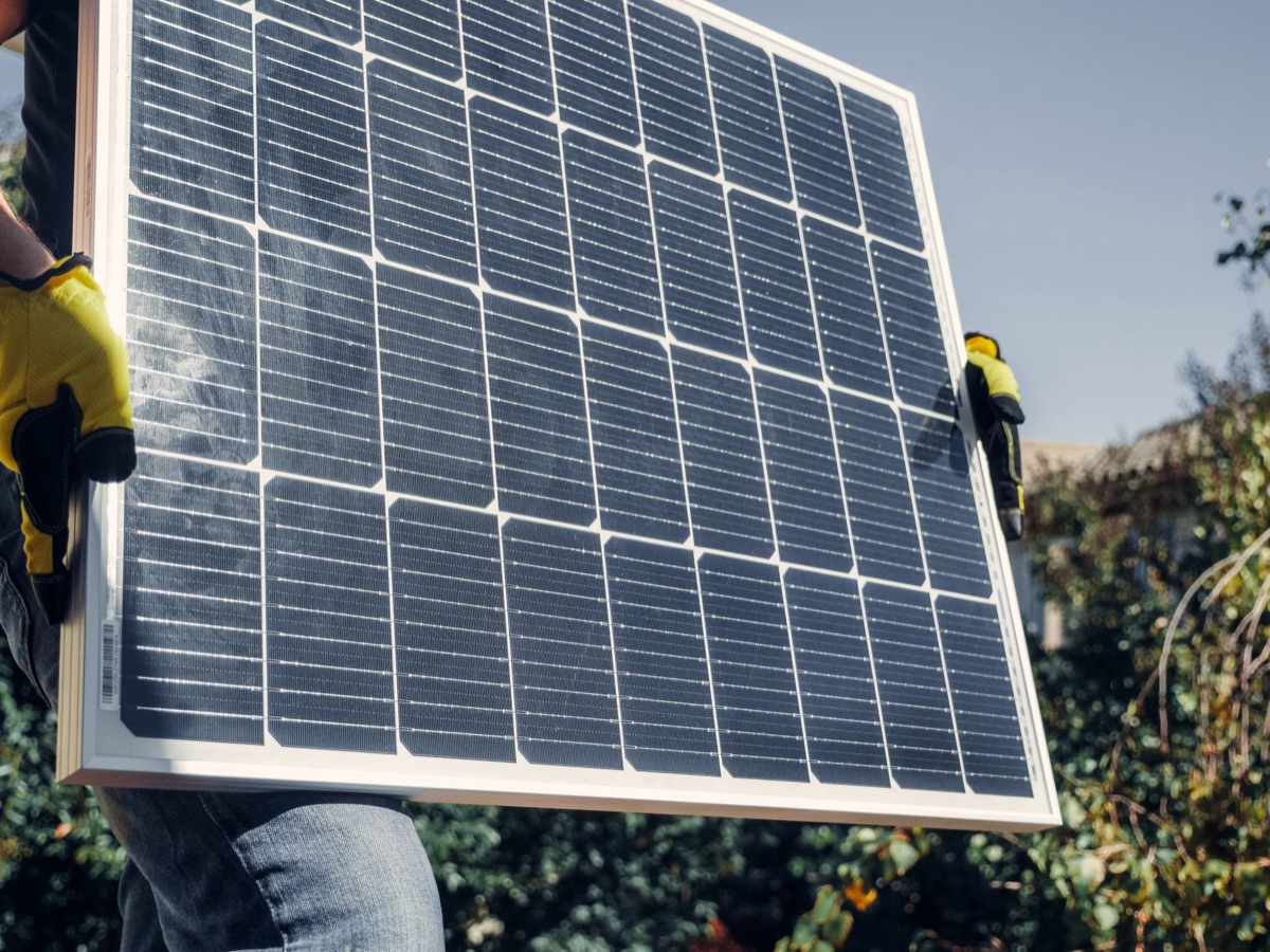 Solarmodule bei Installation