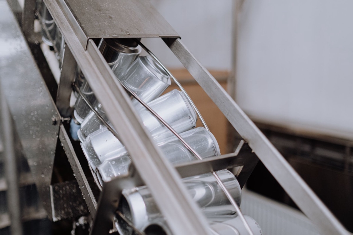 Contenedores de almacenamiento de energía a gran escala tipo Megapack