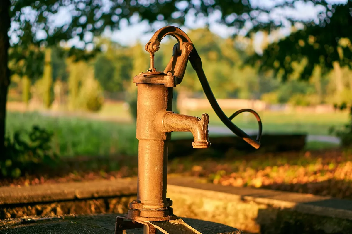 Rusty geothermal pump: sediment buildup in field