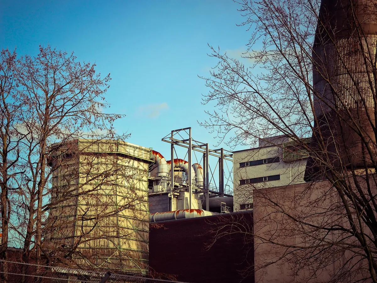 Geothermal district heating: engineer views simulation model